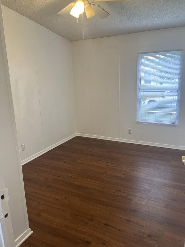 Building Photo - 1405 Harper Dr