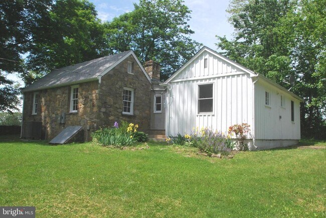 Building Photo - 23131 Oakham Farm Ln