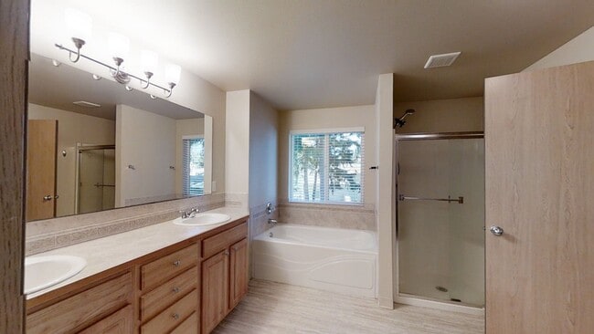 Building Photo - Clean Home with Lots of space ready to be your Home!