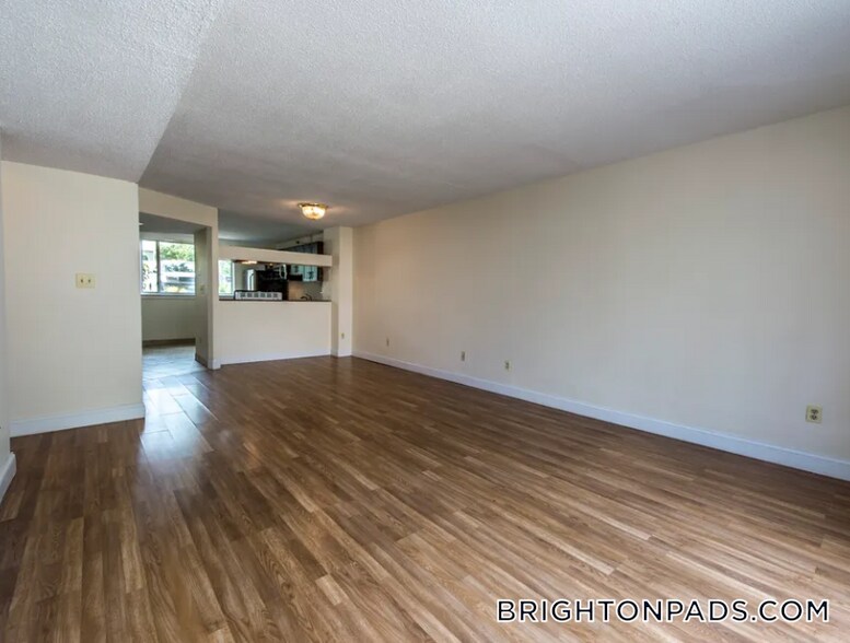 Building Photo - 144 N Beacon St