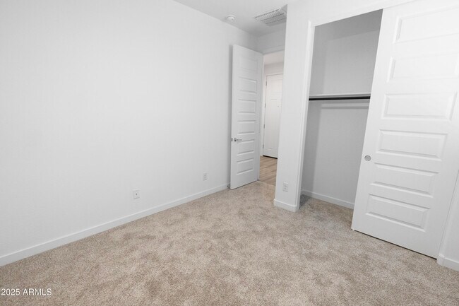Building Photo - 3141 S 155th Ln