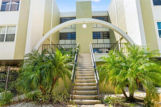 Building Photo - 4651 1st St NE