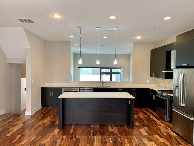 Building Photo - Stunning 3-Bed Townhome with Garage in Northern Liberties! Available mid-July!