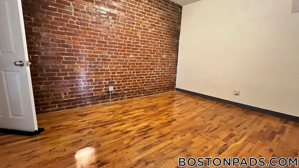 Building Photo - 840 Huntington Ave