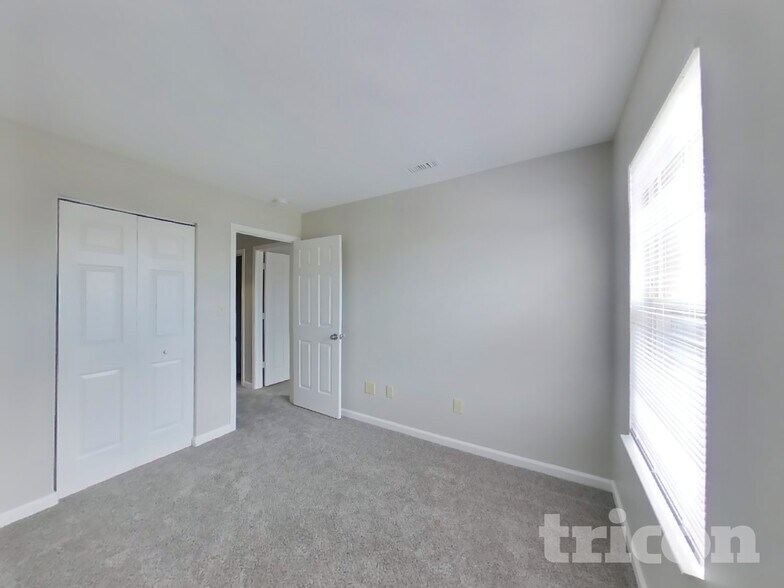 Building Photo - 1328 Wilkes Dr