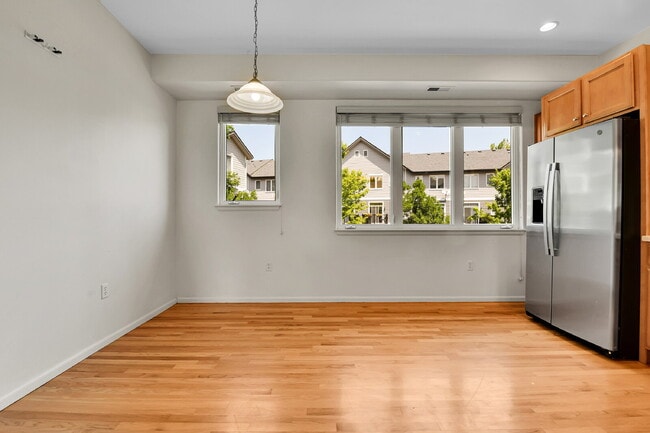 Building Photo - $2,345.95 - HALF OFF First Month's Rent - 2 Beds, 2 Baths, Condo in Littleton with Fireplace and ...