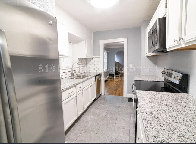 Building Photo - 5815 Euclid Ave E