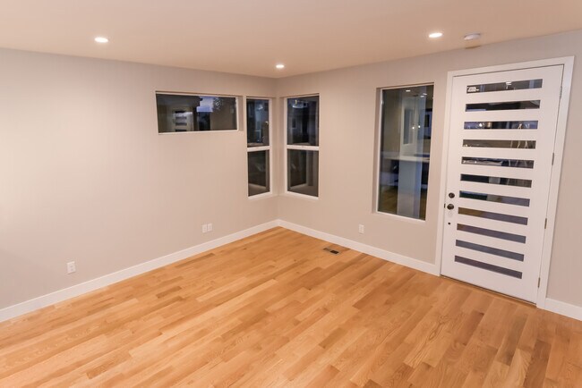 Building Photo - 1294 Stuart St