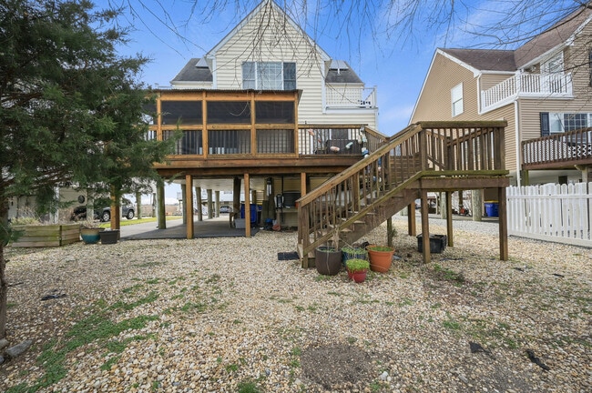 Building Photo - 93 Wyatt St