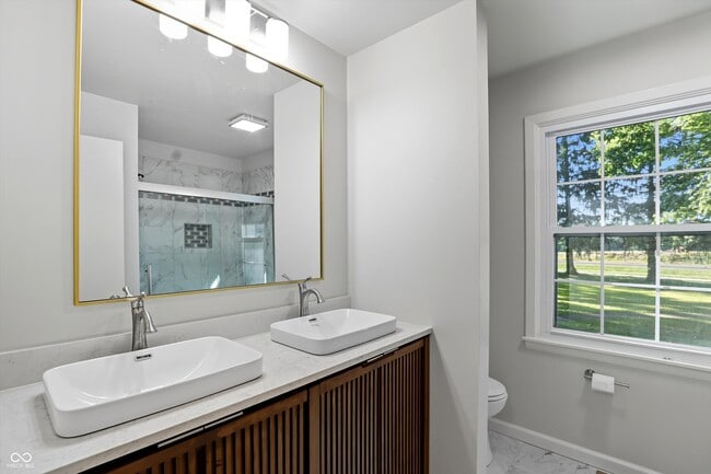 Building Photo - 2922 E Smoky Row