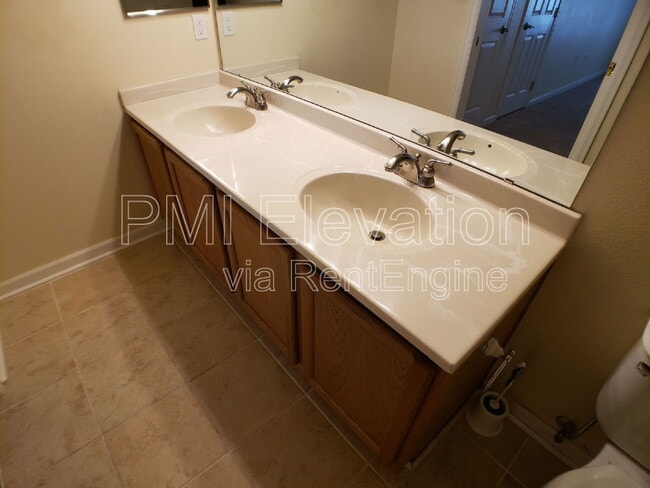 Building Photo - 8425 Pebble Creek Way