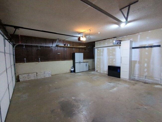 Building Photo - 513 Woodcroft Dr