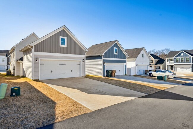 Building Photo - 268 Pansy Pk