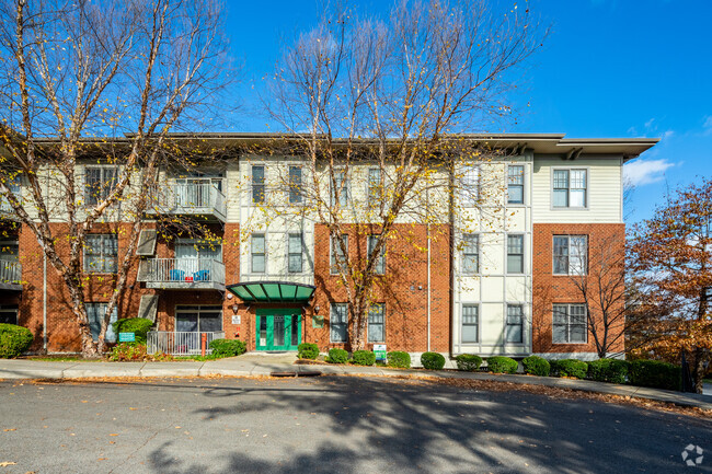 Building Photo - West End Circle Condominiums