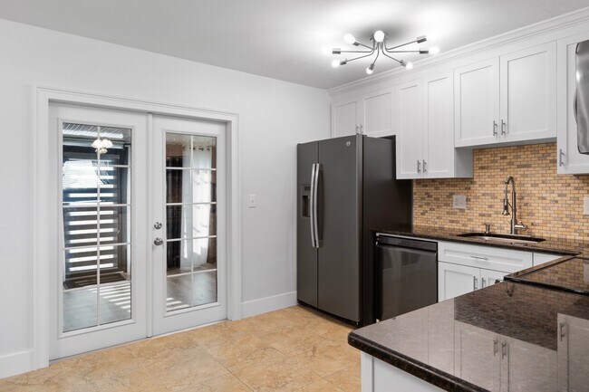 Primary Photo - 11816 Cypress Hill Cir