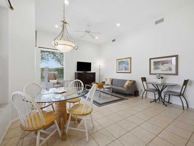 Building Photo - 4378 Danielson Dr