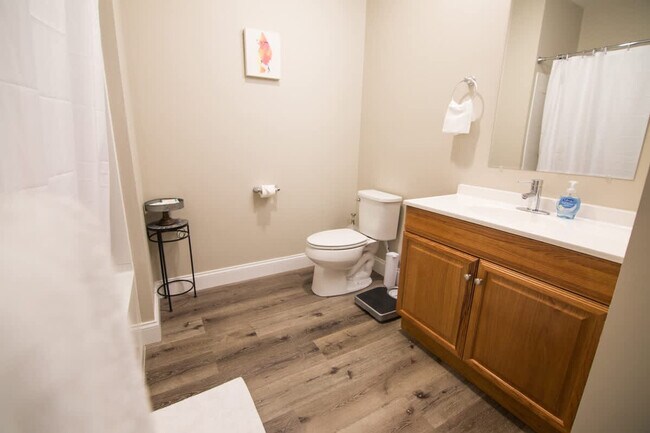 Building Photo - 140 Pearl St