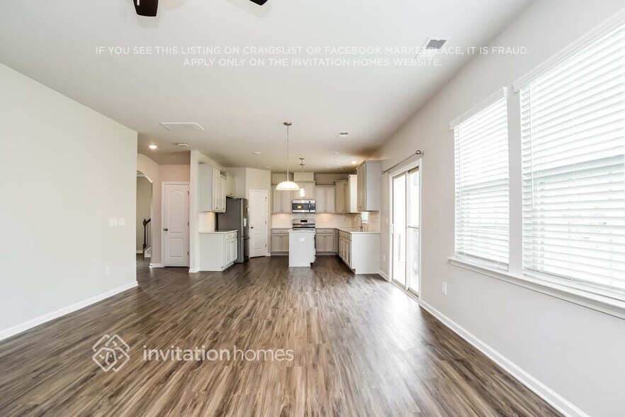 Building Photo - 16846 Cozy Cove Rd