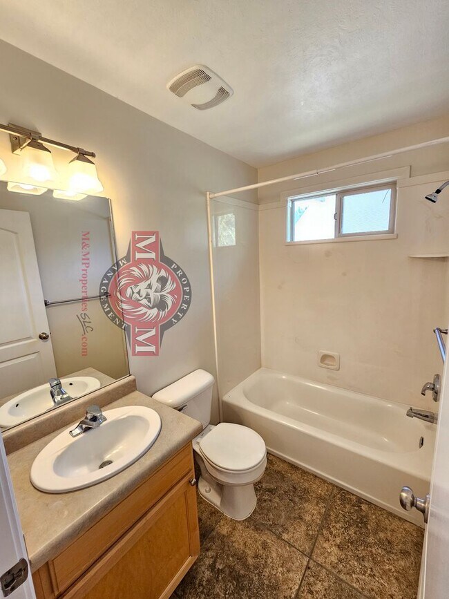 Building Photo - 3 Bed 2 Bath Home in a Herriman