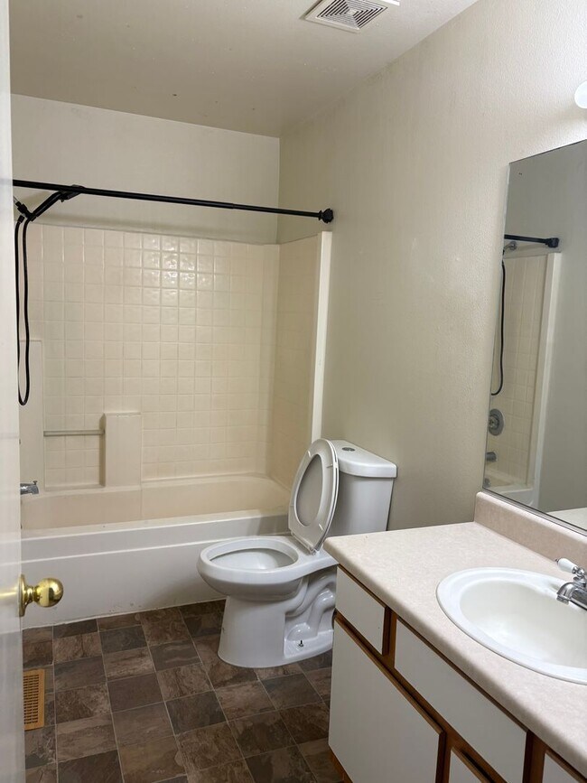 Building Photo - 137 Dayton Village Pkwy