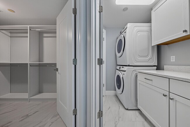 Building Photo - 1440 S Ocean Blvd