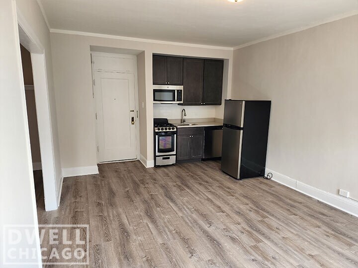 Building Photo - 3333 W Diversey Ave