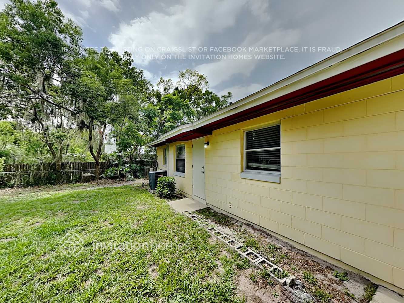 Building Photo - 1404 W Winnemissett Ave