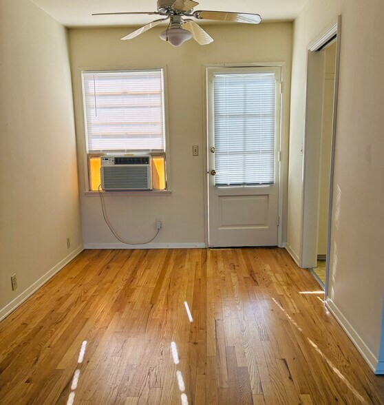 Building Photo - 831 Grevelia St