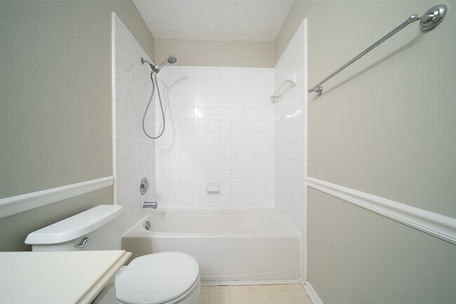 Building Photo - 2407 Hanston Ct