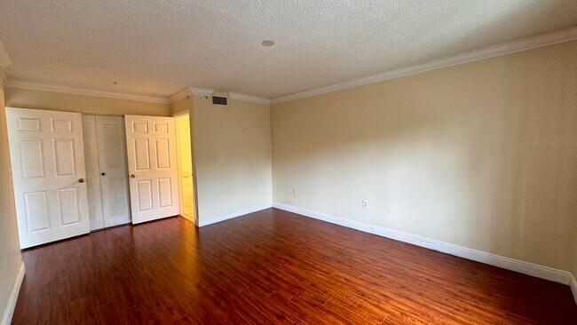 Building Photo - 5055 Wiles Rd