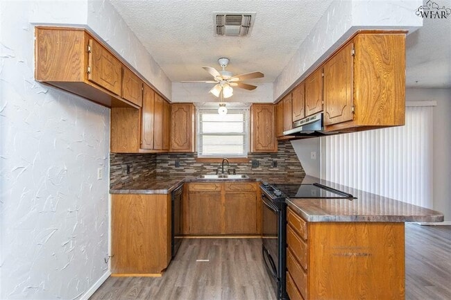 Building Photo - 5238 Kingston Dr