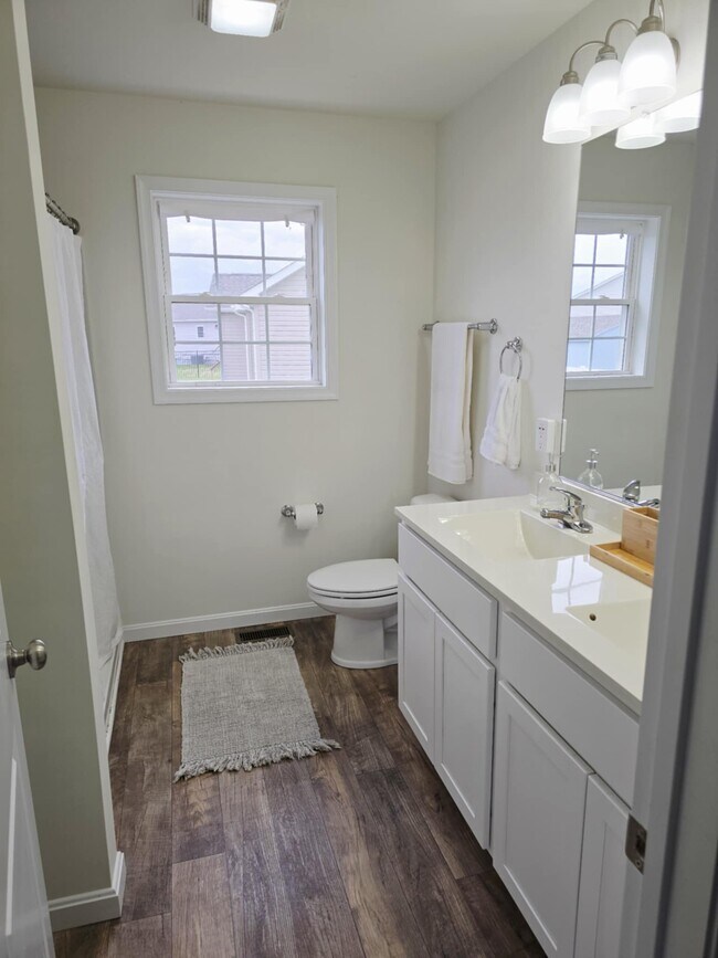 Building Photo - 509 Melrose St