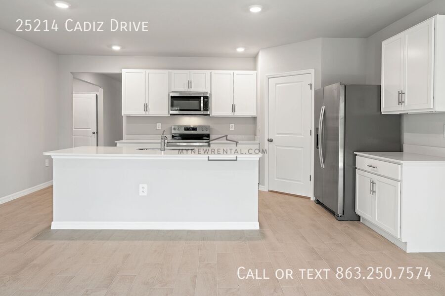 Building Photo - 25214 Cadiz Dr