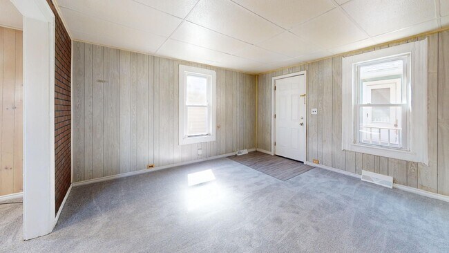 Building Photo - 3123 W 58th St