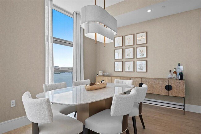 Building Photo - 220 Lake Shore Dr