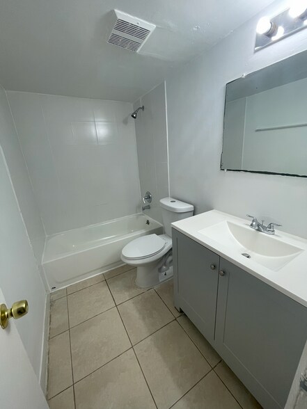 Building Photo - 2220 NW 58th Ter