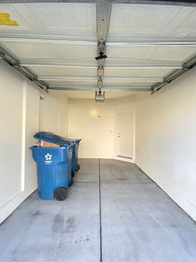 Building Photo - 5855 Lee Fairy Ct