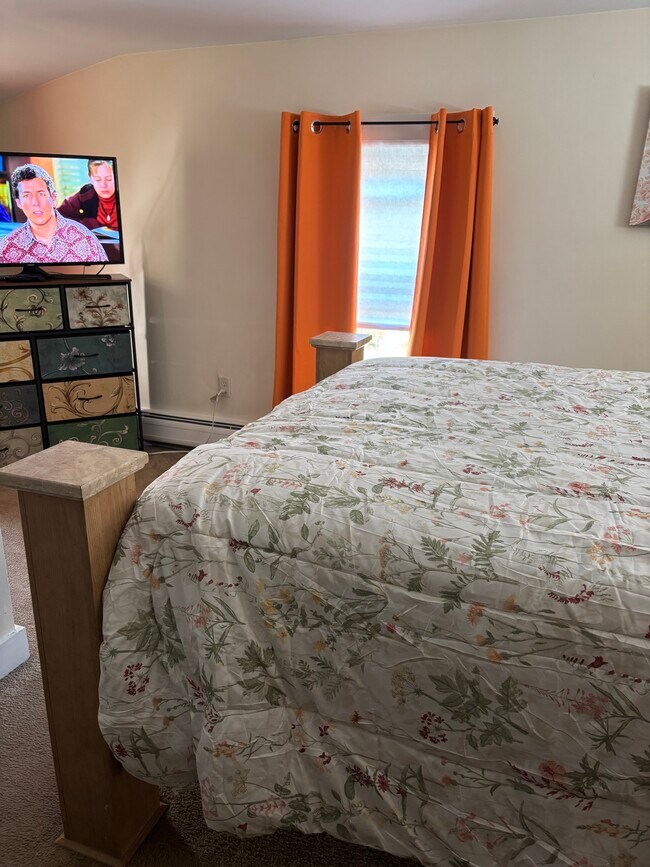 Building Photo - 285 Main St