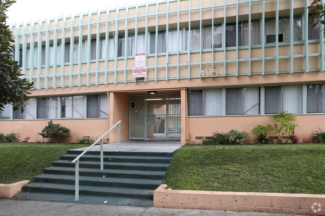 Building Photo - Buckingham Apartments