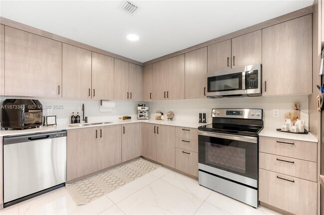 Building Photo - 25689 SW 144th Ave