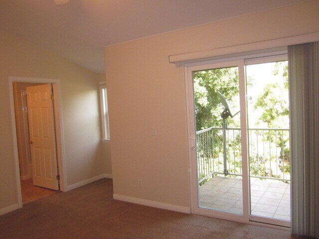 Building Photo - 2283 Waltonia Dr