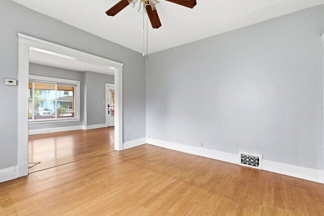 Building Photo - 479 E 126th St