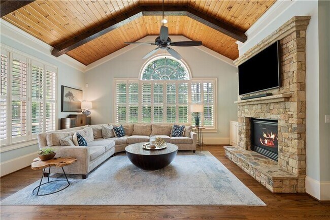 Building Photo - 6327 Howell Cobb Ct