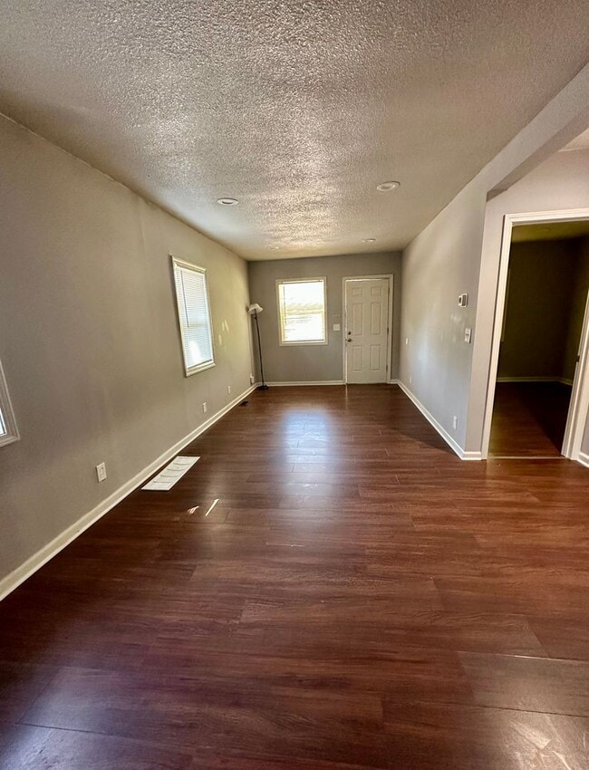 Building Photo - 2 Bedroom Home For Rent with 1/2 Off 1st Months Rent!