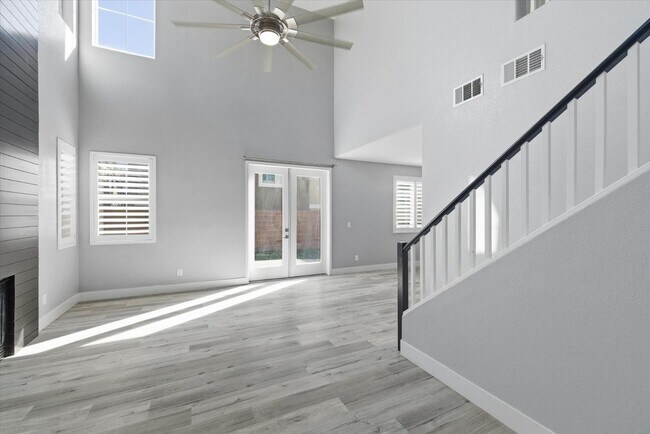 Building Photo - 972 Prestwick St