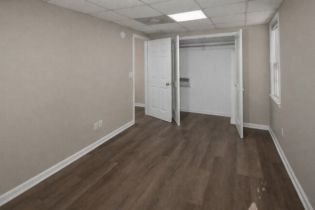 Building Photo - 471 E Montgomery St