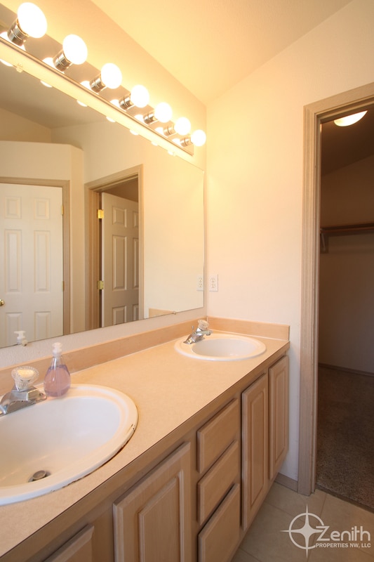 Building Photo - 17019 SE 3rd St