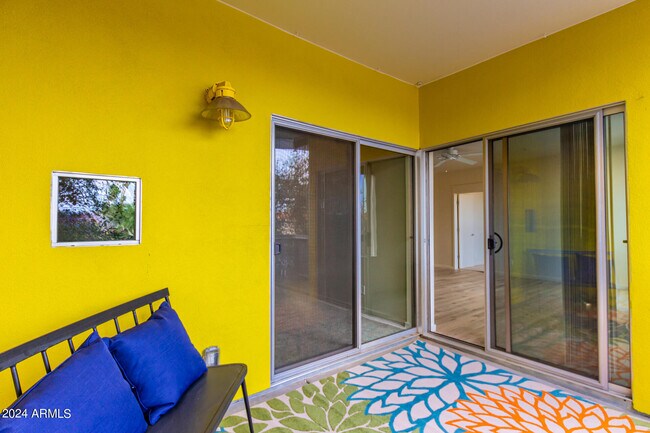 Building Photo - 1111 W University Dr
