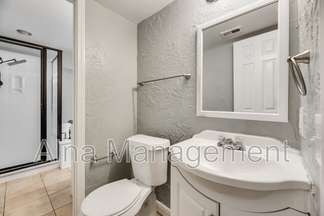 Building Photo - 4404 Junction Dr