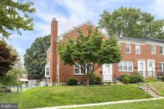 Building Photo - 1517 Dellsway Rd